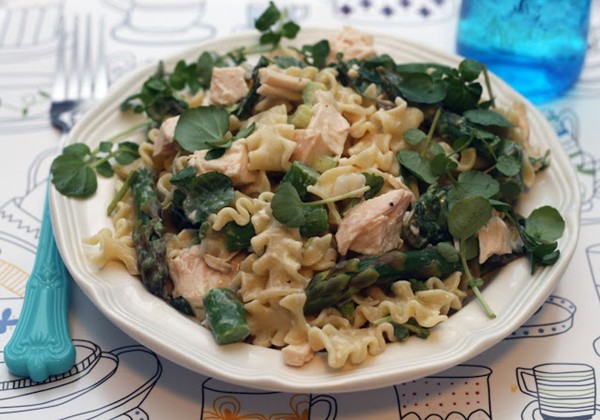 Spring chicken pasta salad with lemon-thyme dressing