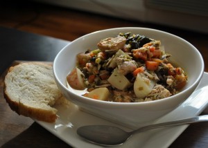 Spring chicken stew with leeks and potatoes