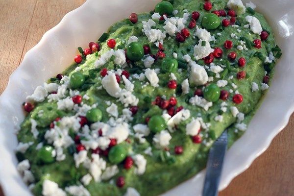 Spring fresh pea puree with herbs and olive oil (Fava me fresko araka, myrodika kai ladi)