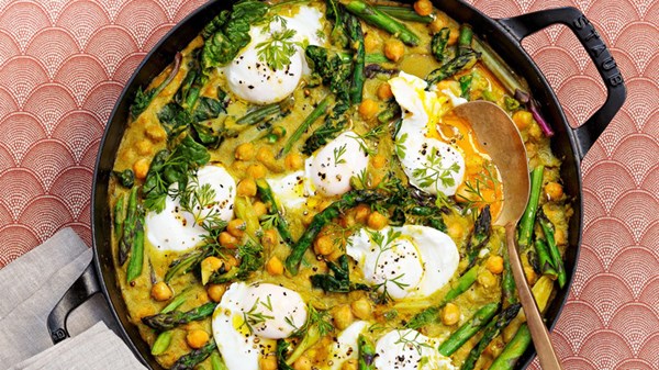 Spring-green ragout with poached eggs