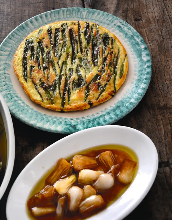 Spring onion frittata and sweet-sour onions