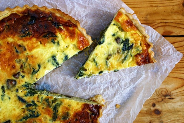 Spring onion, mushroom and nettle quiche