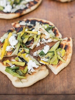 Spring onion pizza