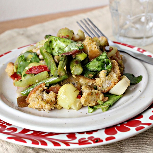 Spring pesto panzanella
