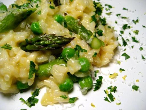 Spring risotto: risotto with asparagus, peas, parsley, and lemon