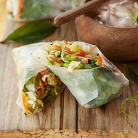 Spring rolls with lime aioli