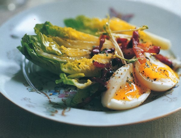 Spring salad with bacon and eggs (Salade de printanière)