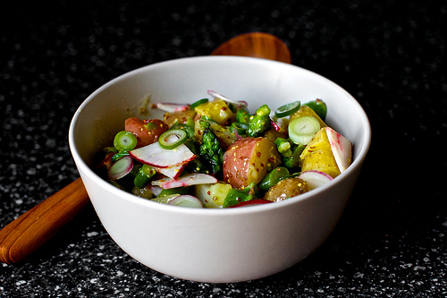 Spring salad with new potatoes