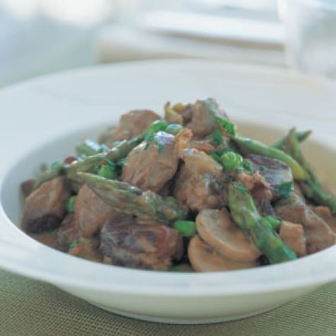 Spring veal stew with leeks, asparagus & peas
