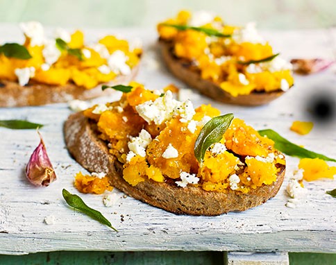 Squash & goat's cheese bruschetta