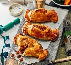 Squash and chestnut Christmas crackers 
