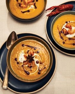 Squash crème with star anise & crayfish