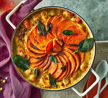 Squash, sage & butter bean hot pot