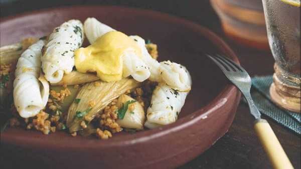 Squid and bulgur pilaf