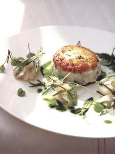 Squid and mackerel burger with sea purslane and parsley juice
