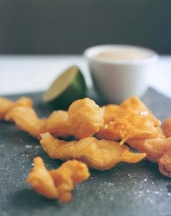 Squid tempura with a mango chutney dip