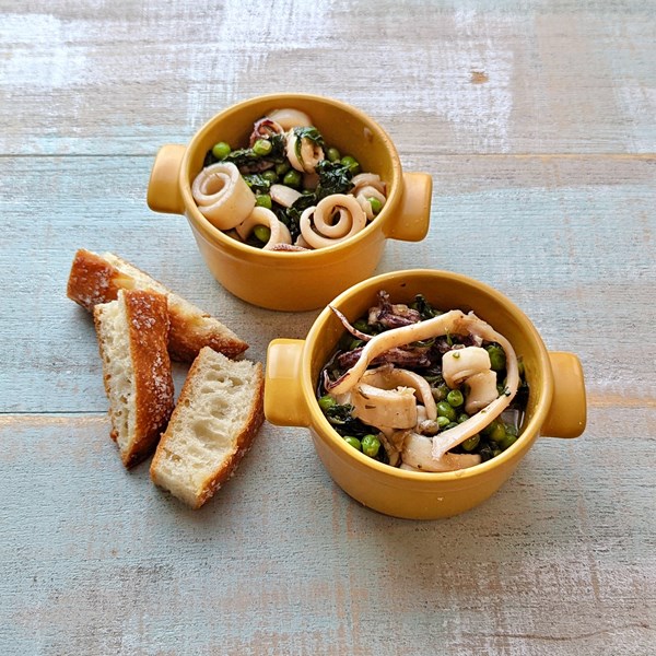 Squid with peas & spinach (Calamari con piselli e spinaci)