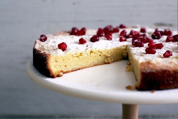 Squidgy white chocolate cake (Kladdkaka)