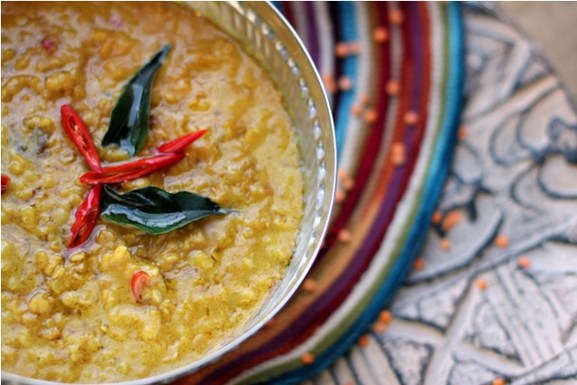 Sri Lankan masur dal with tamarind, curry leaves & coconut milk