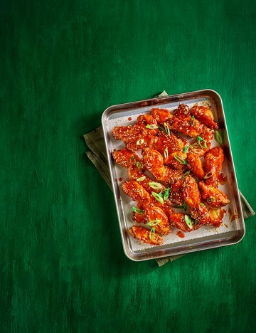 Sriracha chicken wings