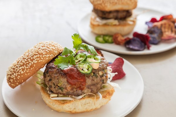 Sriracha pork burgers