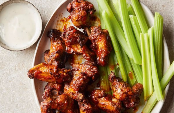Sriracha wings sharer