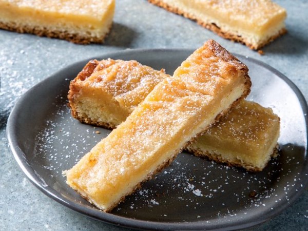 St. Louis gooey butter cake