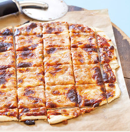 St. Louis-style pizza