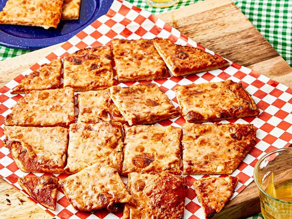 St. Louis-style pizza