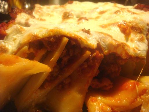 Stand-up baked paccheri with Italian sausage