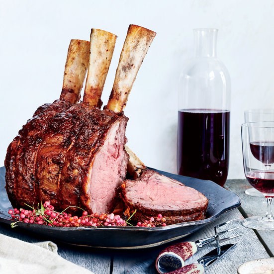 Standing beef rib roast with pimentón