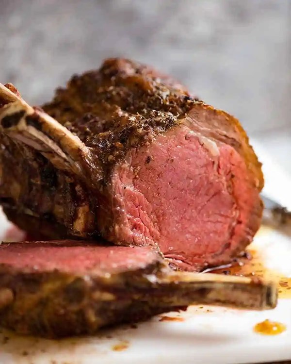 Standing rib roast (prime rib)