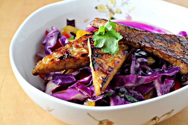Star anise-glazed tempeh with stir-fried peppers