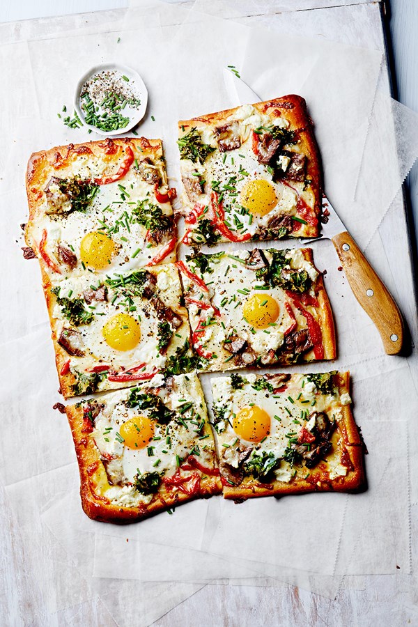 Steak & egg breakfast pizza