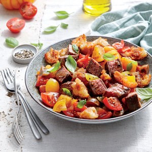 Steak and tomato panzanella
