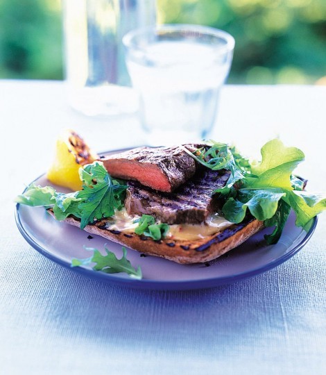 Steak bruschetta with Dijon mayonnaise