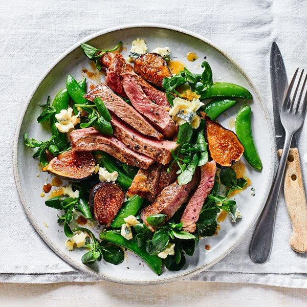 Steak, gorgonzola & caramelised fig salad