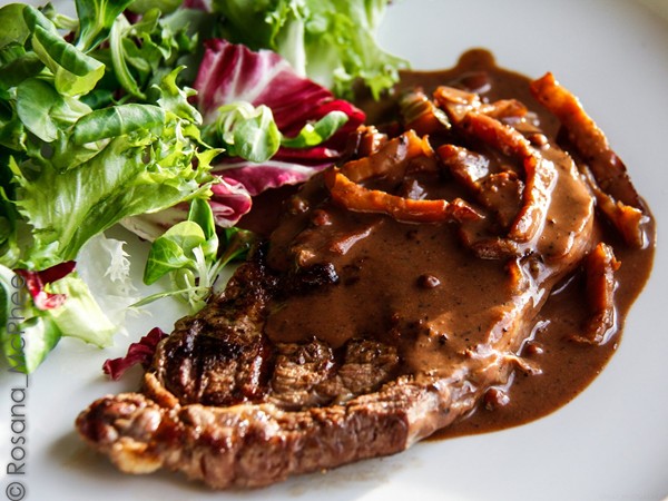 Steak in chocolate and coffee sauce