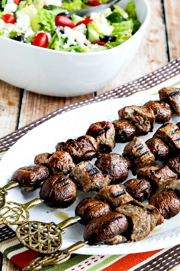 Steak kabobs with mushrooms