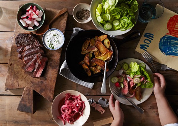 Steak salad with horseradish dressing