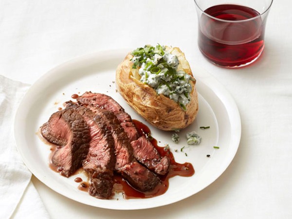 Steak with blue cheese potatoes