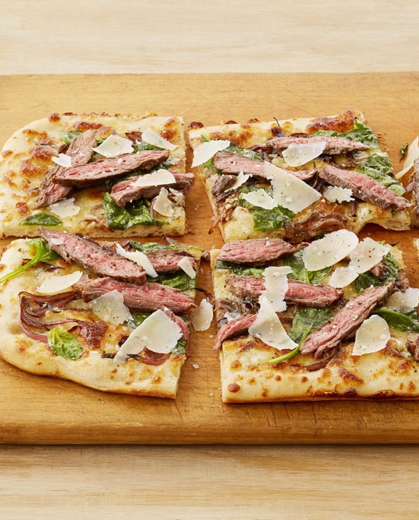 Steakhouse pizza with blue cheese