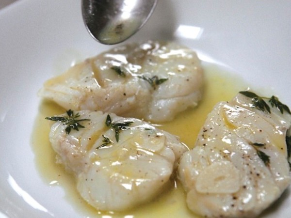 Steam-braised sea bass with thyme & lemon
