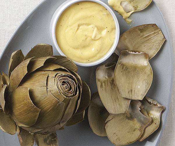 Steamed artichokes with aïoli