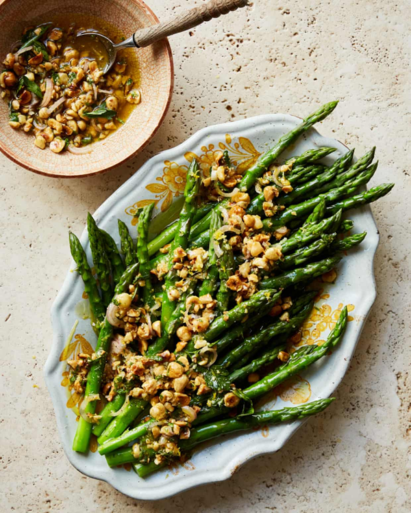 Steamed asparagus with hazelnut relish