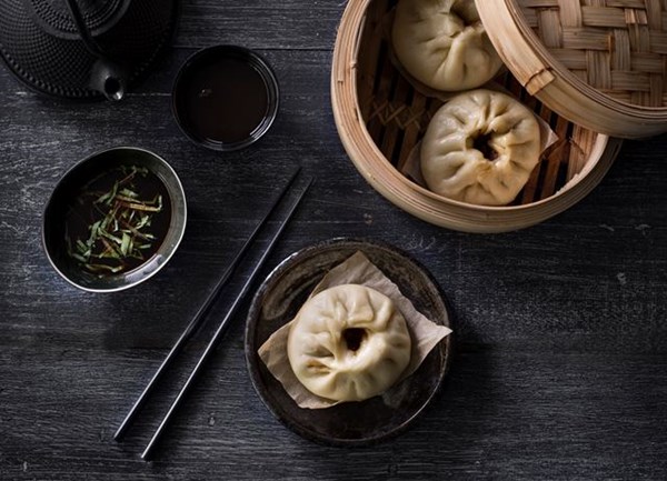 Steamed bao buns