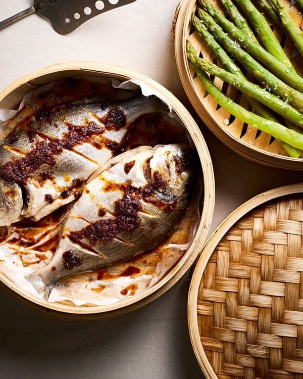 Steamed bream with sizzling ‘nduja and asparagus 