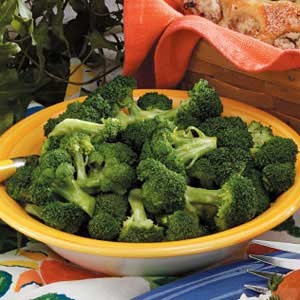 Steamed broccoli florets 