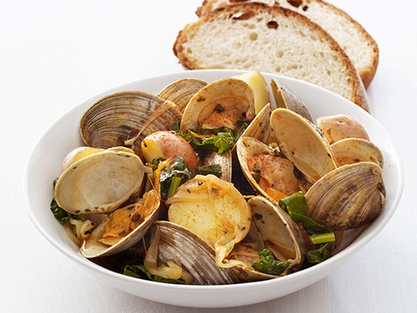 Steamed clams and kale