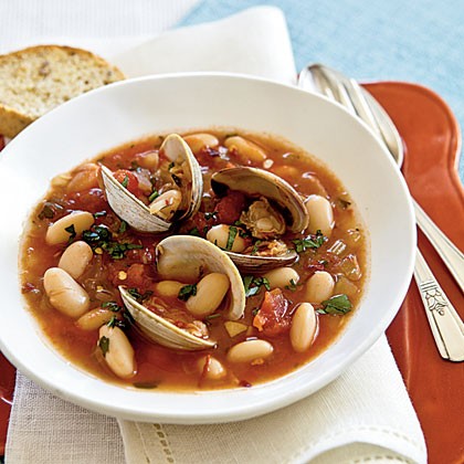Steamed clams fagioli